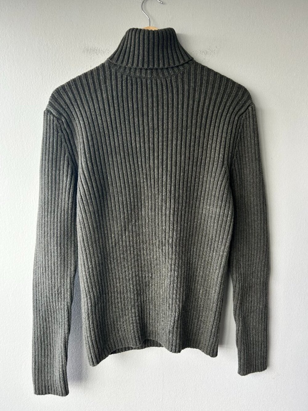 Banana Republic Stretch Ribbed Turtleneck Sweater Gray Fitted Knit Medium
